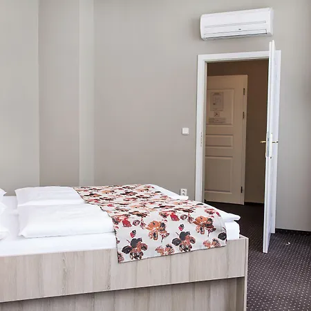 Palác U Kočků By Residences, Palace At The Cats 3*